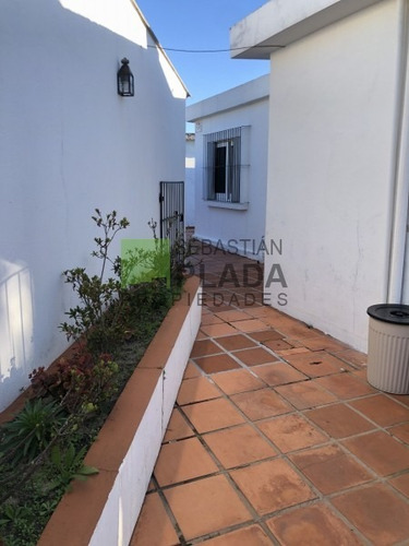 Muy Linda Casa 3 Dormitorios En San Carlos- Ref: 295