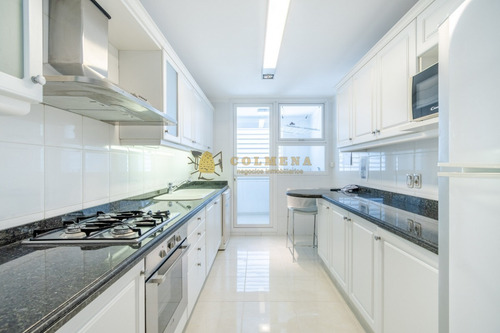 Apartamento Esquinero En Venta En Le Jardin Punta Del Este - Tres Dormitorios En Suite Más Dependencia De Servicio Con Baño- Ref: 4041