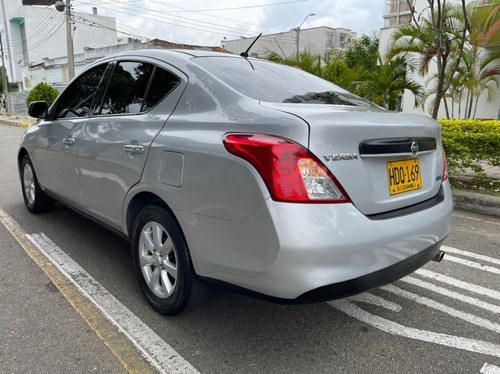 Nissan Versa 1.6 Advance