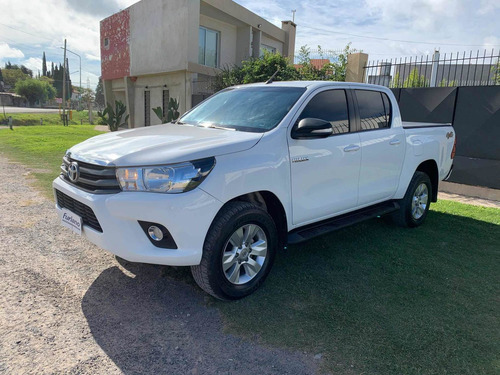 Toyota Hilux 2.8 Cd Sr 177cv 4x4 2017