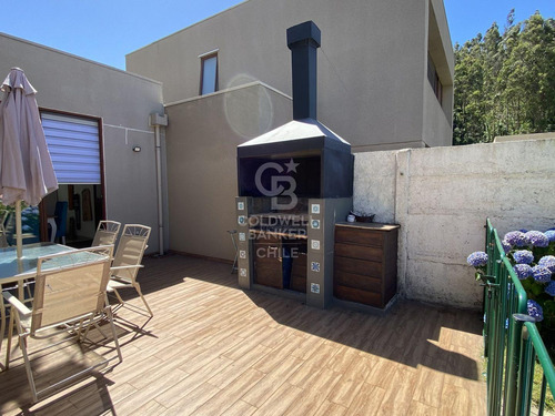 Excelente Casa Mediterránea En Condominio Privado