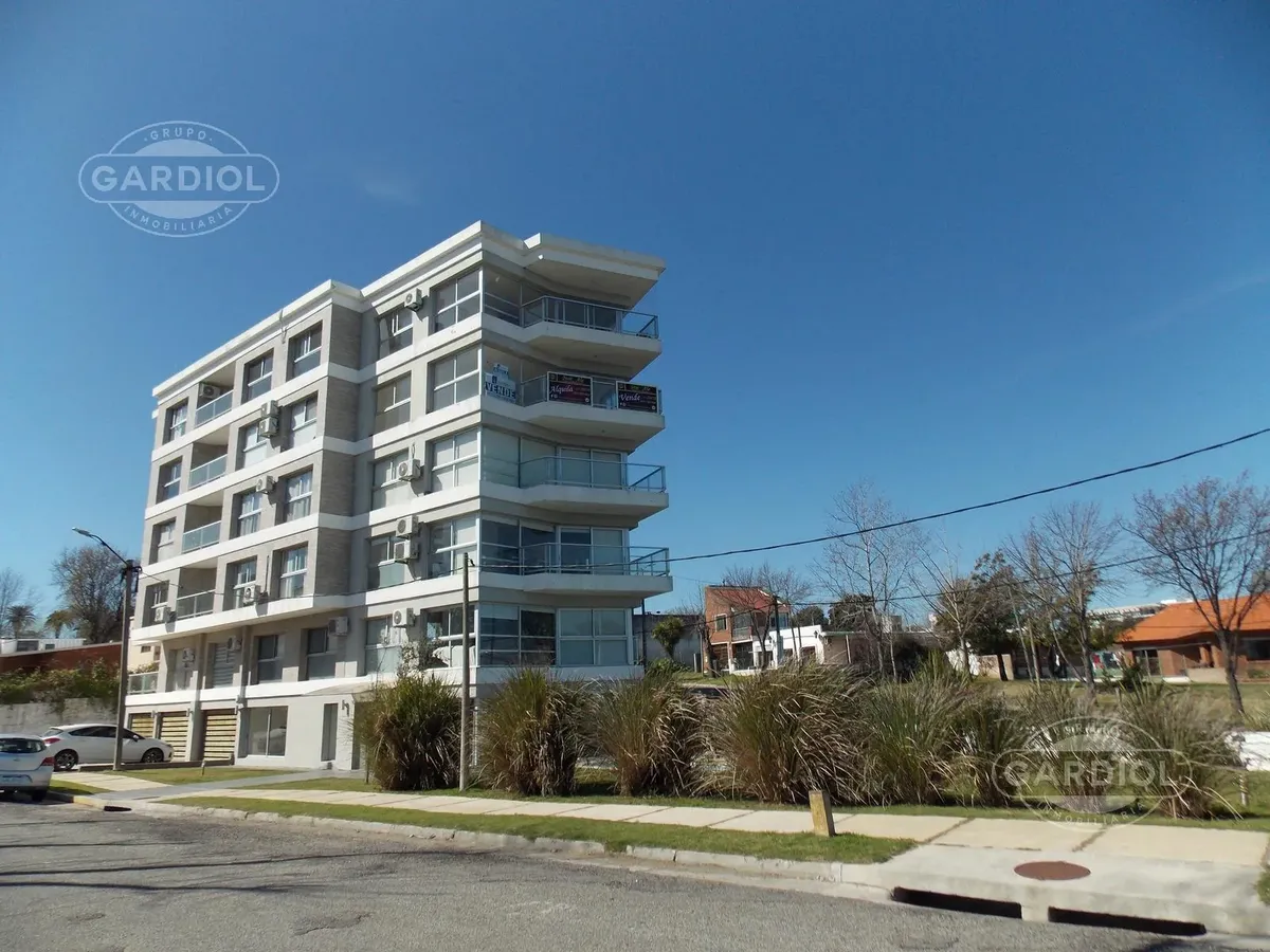 Alquiler Apartamento De 1 Dormitorio En  Rambla Costanera. Colonia Del Sacramento. · Foto 2