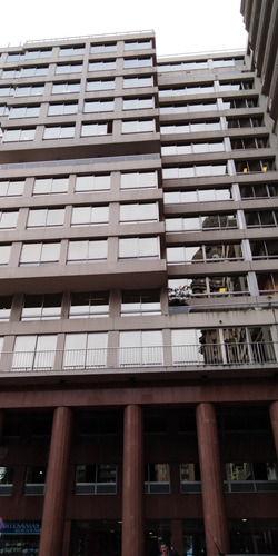 Importante Edificio De Oficinas Frente A Pza. Independencia