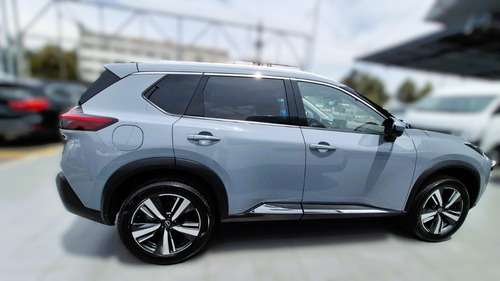 Nissan X-Trail 2.5 Platinum Plus 3 Row Cvt