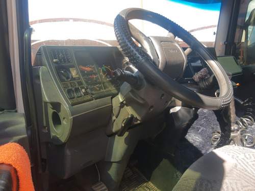 Imagem 2 de 8 de Scania 124 420cv