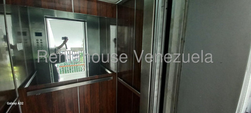 Apartamento Piso Medio Remodelado 160 M² 3h, 3b, 1p, Residencias Puerto Santo Con Piscina Pozo De Agua En Venta En Los Palos Grandes Avenida 4ta Y 5ta Transversal Caracas