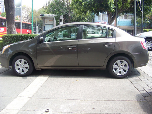 Imagen 8 de 11 de Nissan Sentra 2009 2.0 Custom 6vel Mt