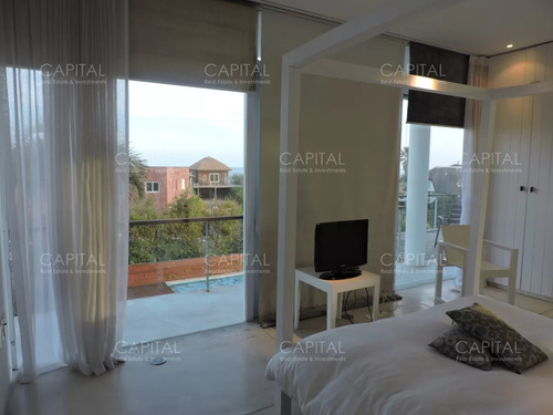 Casa En Punta Piedras, Manantiales Con Piscina Y Vista Al Mar