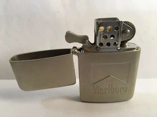 Encendedor Zippo Marlboro (Usado)