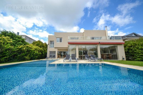 Imagen 4 de 19 de Casa En Venta En Los Castores