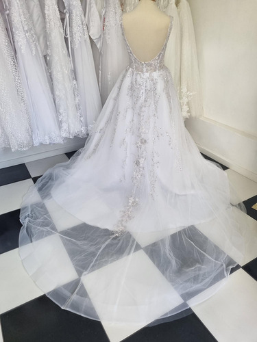 Vestido De Noiva Decote Costas Com Fenda Brilho Bordado