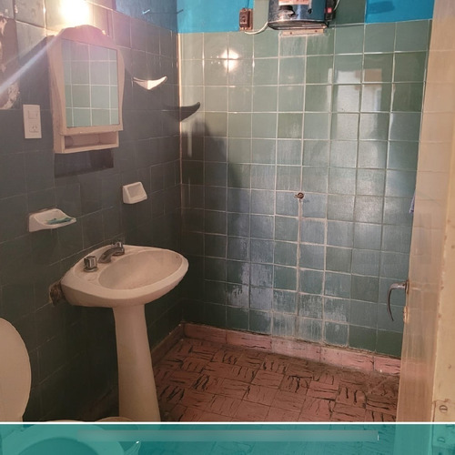 Imagen 4 de 7 de Casa A Reacondicionar En Venta - Lobos