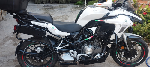 Vendo Benelli Impermeable Tiene Calienta Puños Luces Auxilia