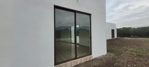 Casa Construida En Parcela, 4d 2b 2e Más Piscina En Venta