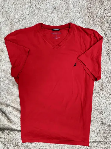 Playera roja cuello v hotsell