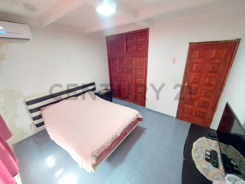 En Venta Amplio Townhouse En Res Puerto Morro Av. Américo Vespucio