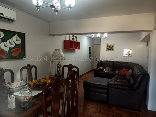 Apartamento En Venta En El Paraiso Jr 