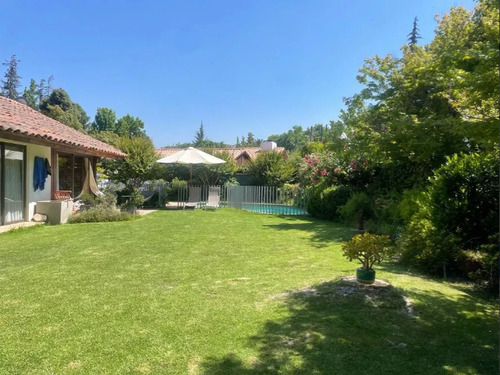 Linda Casa Con Gran Terreno De 900 Mt2/colegio Newland