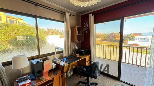 Casa En Gabriela Mistral Con Potencial Comercial