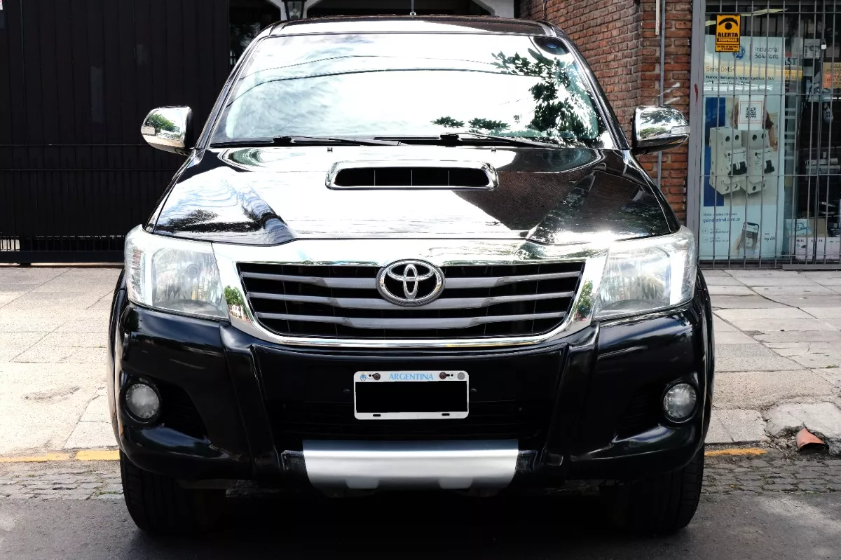 Toyota Hilux 3.0 Cd Srv Cuero I 171cv 4x4