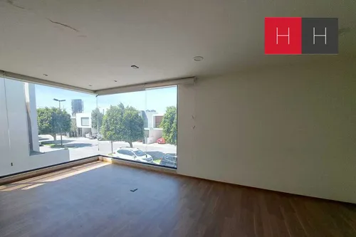 Casa En Venta En Zona Lomas De Angelópolis