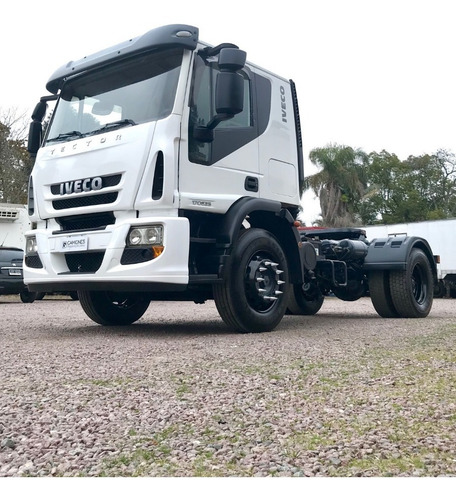 Imagen 3 de 10 de Iveco Tector 170e25 Tractor '14