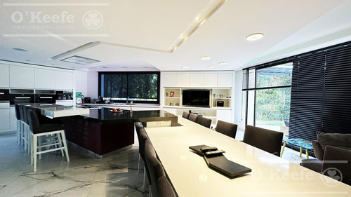 Casa En Venta 6 Ambientes Al Golf En Abril Club De Campo