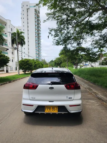 Kia Niro Emotion 1.6 Gasolina-electrico