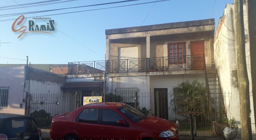 Imagen 2 de 10 de Casa + 2 Departamentos En Venta Marcos Paz 670 Libertad Merlo