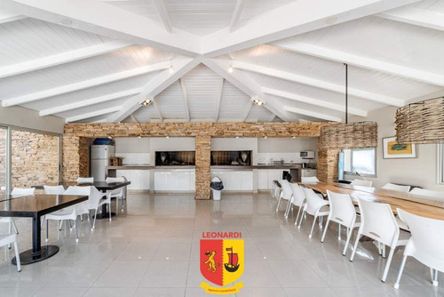 Venta Departamento De Tres Dormitorios Ubicados En Urca (terrazas De Barranca-urca).