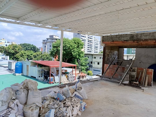 Se Alquila Edificio Comercial De 660 M2 En Santa Eduvigis