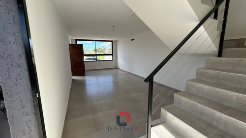 Duplex En Barrio Norte 1.
