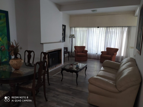 Míchigan Y Decroly Excelente Casa Con Apartamento Gran Fond
