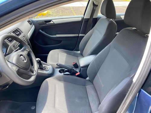 Imagen 14 de 14 de Volkswagen Jetta 2015 2.5 Comfortline Mt At