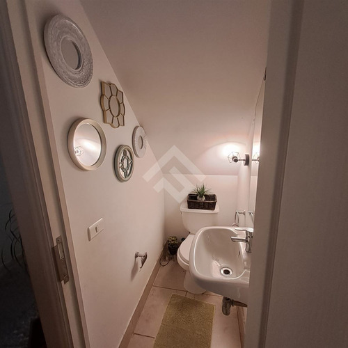 Casa En Venta De 3 Dorm. En La Florida
