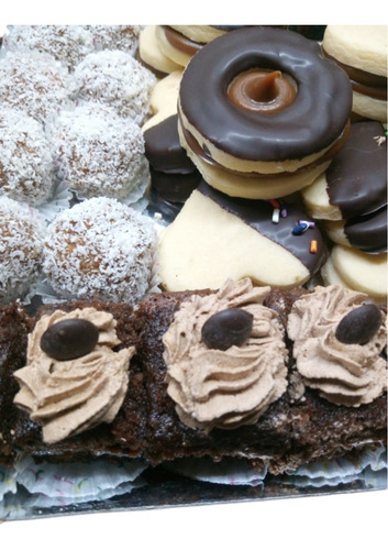Mesa Dulce Para 40/50 Personas Super Artesanal Surtida