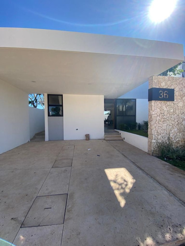 Casa (3r) En Venta En Arbelia En Conkal