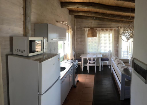 Imagen 6 de 14 de Casa A 300 Mts De Playa Del Rivero, Para 4 Personas.
