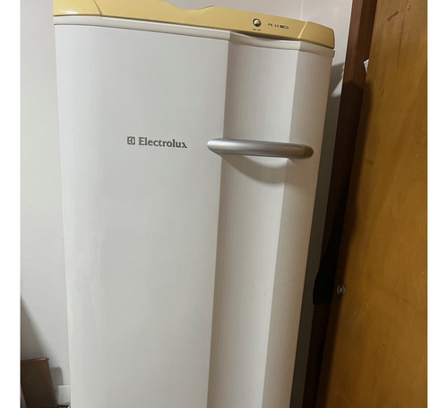 Congelador Vertical De 6 Gavetas Electrolux En Buen Estado