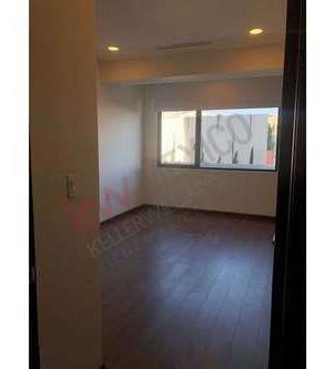 Imagen 19 de 25 de Última Oportunidad De Vivir En Nivel 10 Amplio Y Equipado Departamento En Venta En Zona Exclusiva.