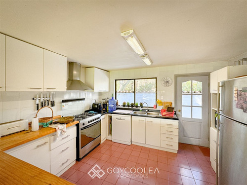 Casa En Venta De 4 Dorm. En Las Cabras
