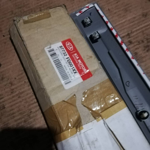 Platina Moldura Pta Tras Derecha Kia Rio 2005-13 Original Pa