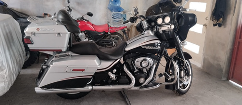 Motocicleta Harley Davidson Street Glide