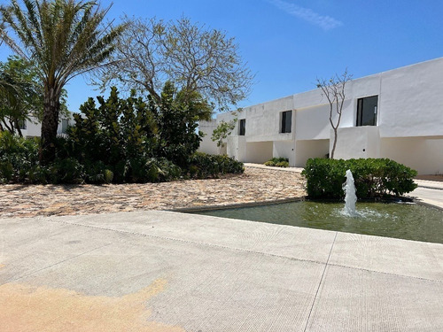 Casa En Venta En Merida, Oasis Cholul, Privada Con Amenidades, Mod 225