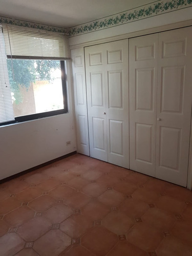 Renta Las Palmas Amplia Casa En Condominio, Vigilan
