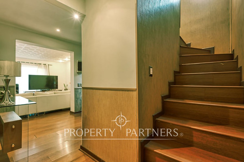 Conectividad Y Amplitud: Casa En Venta En La Reina...