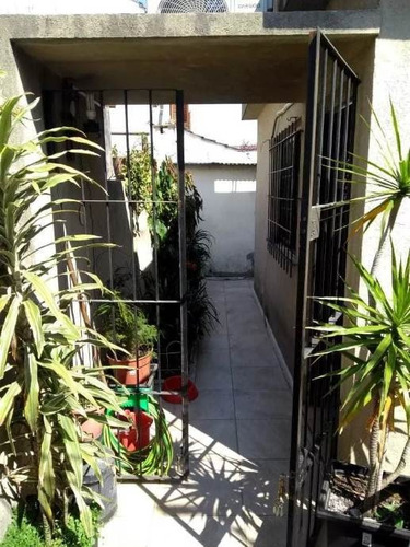 Imagen 3 de 12 de Casa Ph De 3 Ambientes En Venta - Moron
