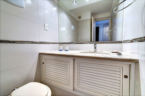 Venta De Apartamento 3 Dormitorios En Playa Mansa