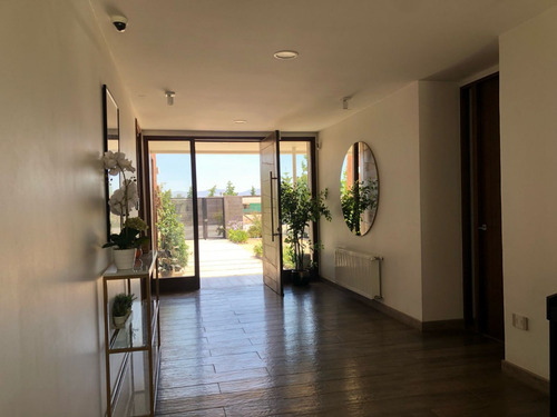 Belleza De Casa En Condominio. Una Joya. Camino Loreto.