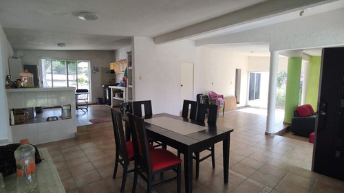 Casa En Venta En El Fraccionamiento Vergeles